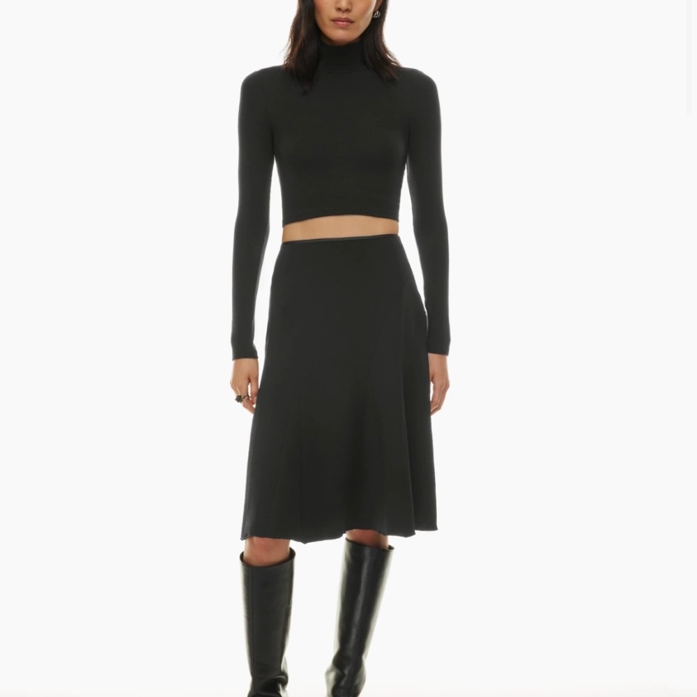 New with tags Aritzia Wilfred Reyna Skirt in black